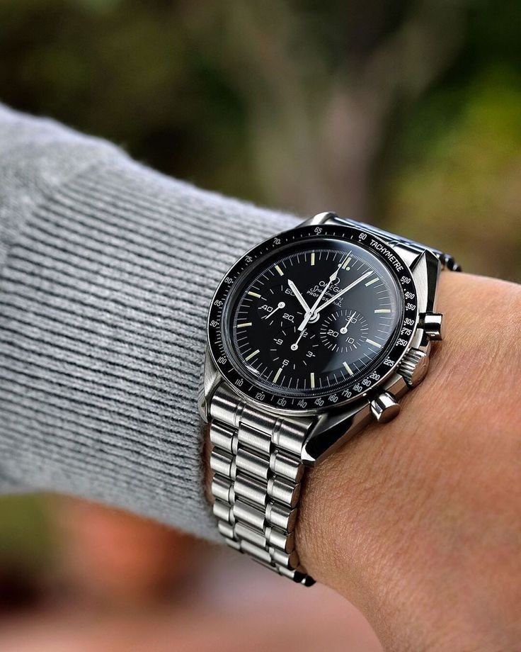 Omega Replica vs Rolex Replica – Which One Feels Better?