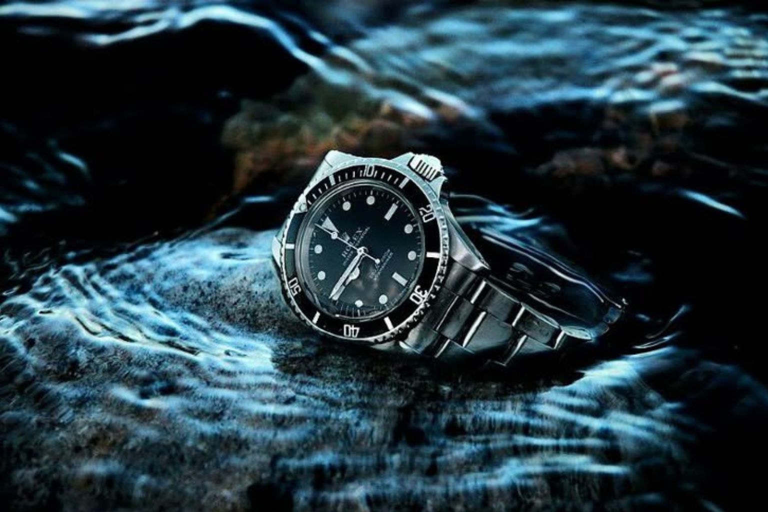 Impeccable Replica Fully Iced Out Rolex Watch for Sale