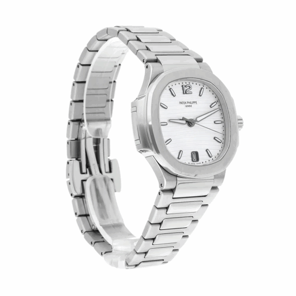 Trendy Replica Watches for Women: Must-Have Styles This Year